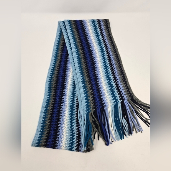 NEW YORK & COMPANY KNITWEAR LONG SCARF FRINGE ENDS BLUE TEAL CROCHET WOMEN OS - Picture 8 of 12